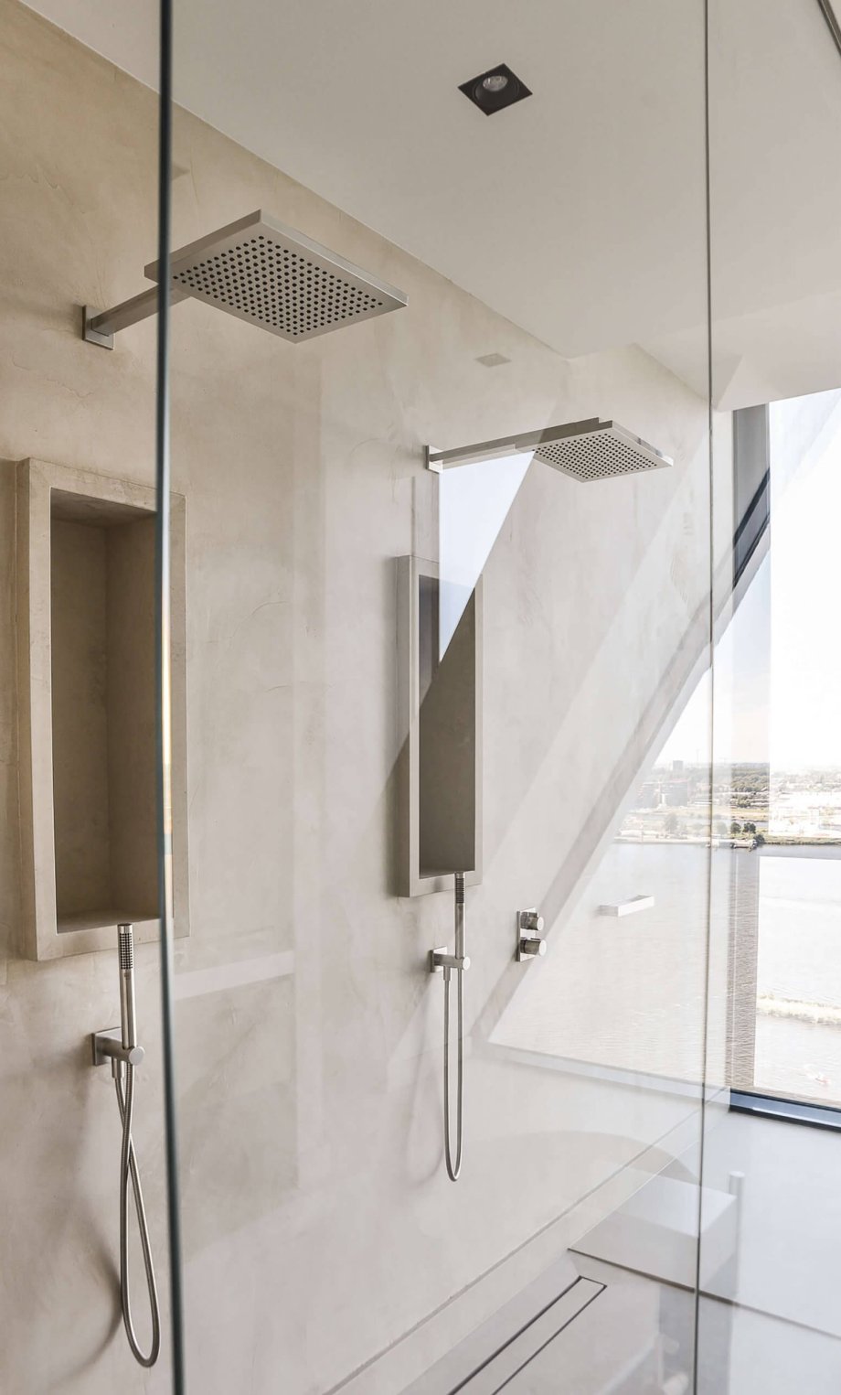 Double-Chrome-Shower-Sets-In-Bathroom-2021-10-21-02-44-57-Utc (1)